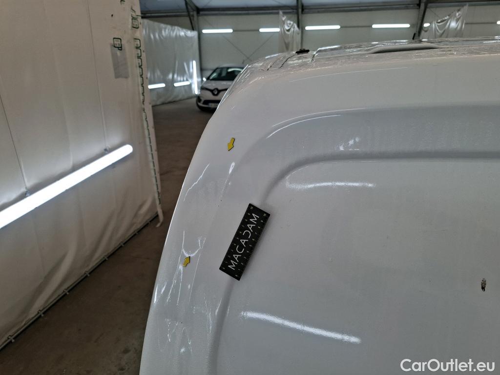  Citroen  Berlingo CITROEN  / 2018 / 4P / Fourgonnette Taille M 650kg BlueHDi 100 BVM Club (ex 410B) #30