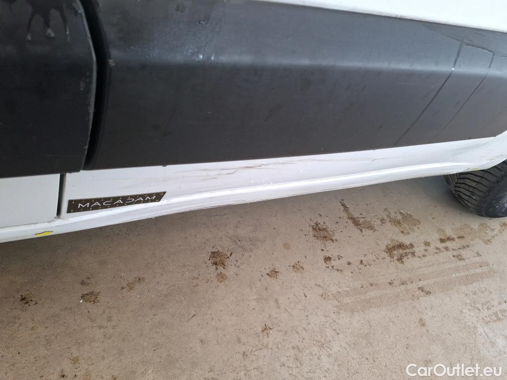  Citroen  Berlingo CITROEN  / 2018 / 4P / Fourgonnette Taille M 650kg BlueHDi 100 BVM Club (ex 410B) #28