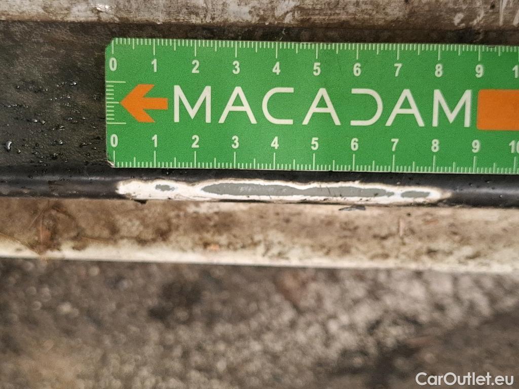  Renault  Trafic RENAULT  VU 4p Fourgon FG GCF L2H1 1300 dCi 120 #146