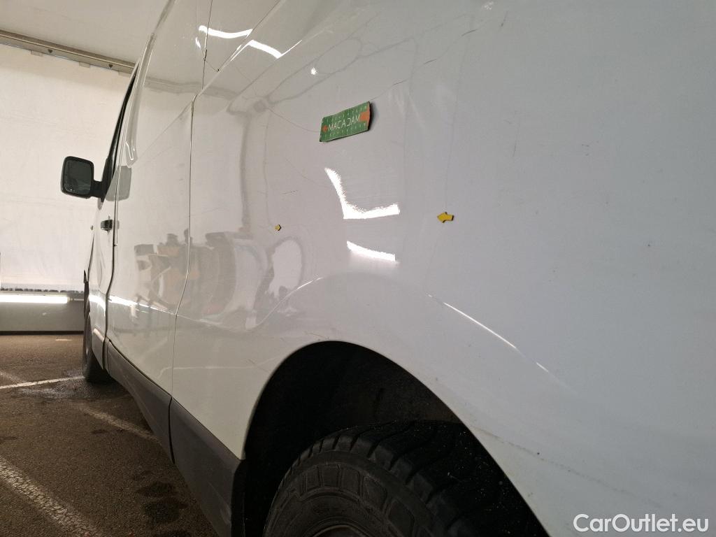  Renault  Trafic RENAULT  VU 4p Fourgon FG GCF L2H1 1300 dCi 120 #57