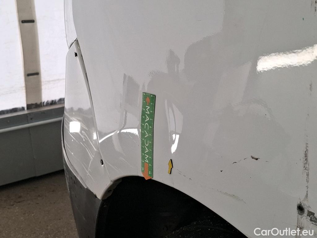  Renault  Trafic RENAULT  VU 4p Fourgon FG GCF L2H1 1300 dCi 120 #125