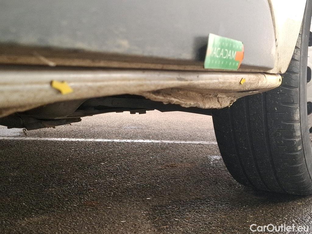  Renault  Trafic RENAULT  VU 4p Fourgon FG GCF L2H1 1300 dCi 120 #101