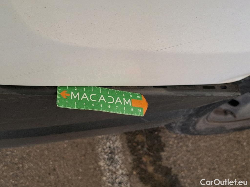  Renault  Trafic RENAULT  VU 4p Fourgon FG GCF L2H1 1300 dCi 120 #205