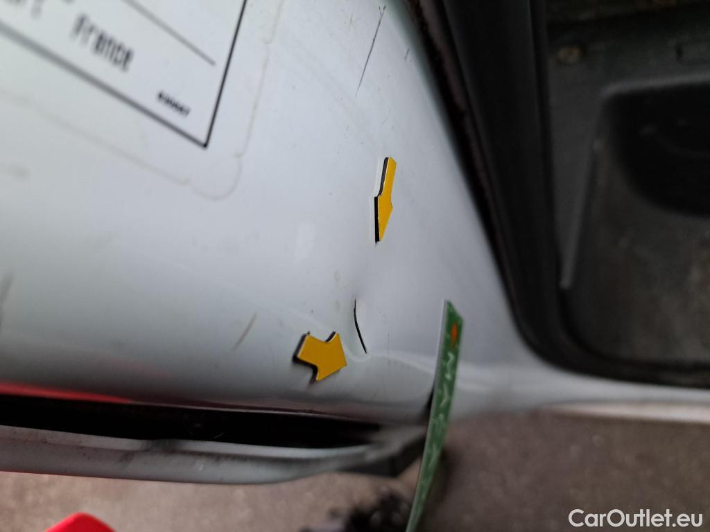  Renault  Master  III Fourgon L2H2 3 3 Grand Confort dCi 135CV BVM6 E6d #94