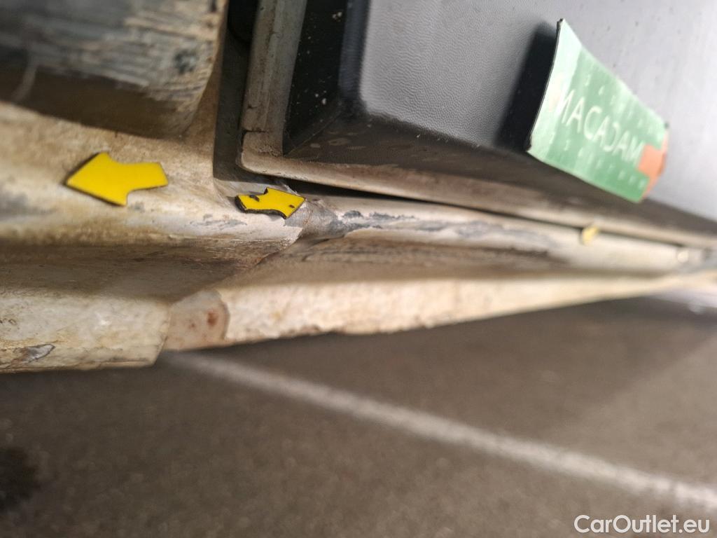  Renault  Trafic RENAULT  VU 4p Fourgon FG GCF L2H1 1300 dCi 120 #97