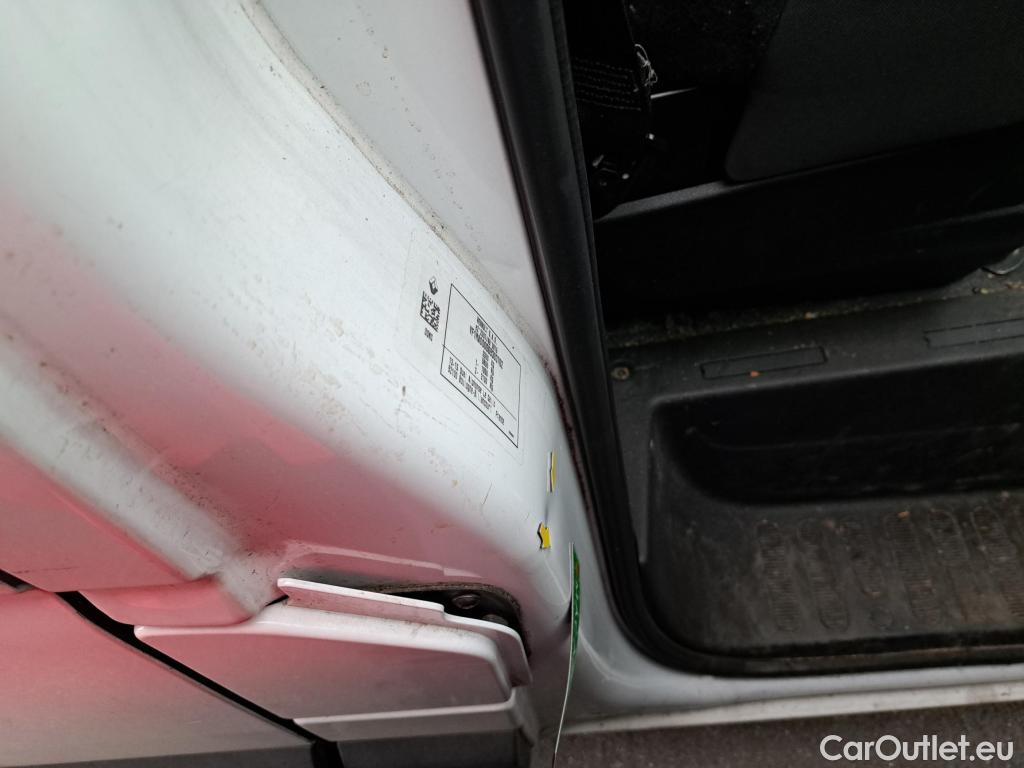  Renault  Master  III Fourgon L2H2 3 3 Grand Confort dCi 135CV BVM6 E6d #93