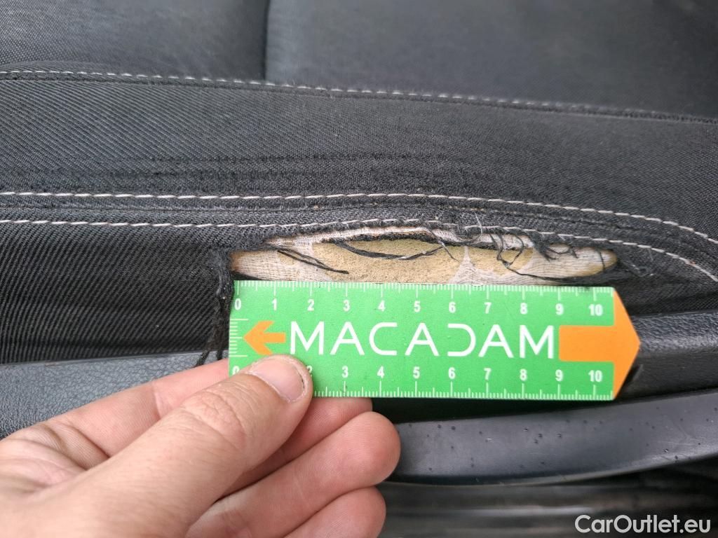  Renault  Trafic RENAULT  VU 4p Fourgon FG GCF L2H1 1300 dCi 120 #130