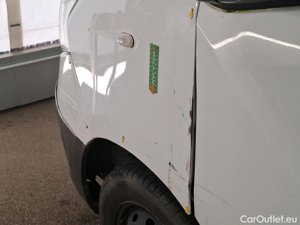  Renault  Trafic RENAULT  VU 4p Fourgon FG GCF L2H1 1300 dCi 120 #122