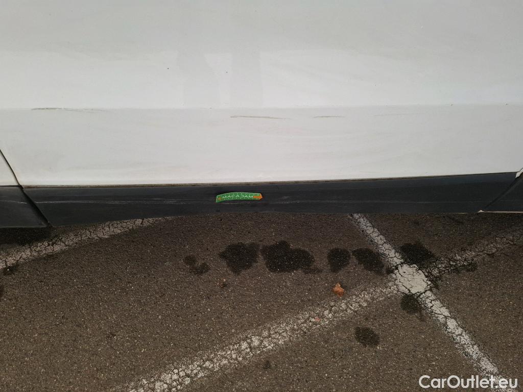  Renault  Trafic RENAULT  VU 4p Fourgon FG GCF L2H1 1300 dCi 120 #141