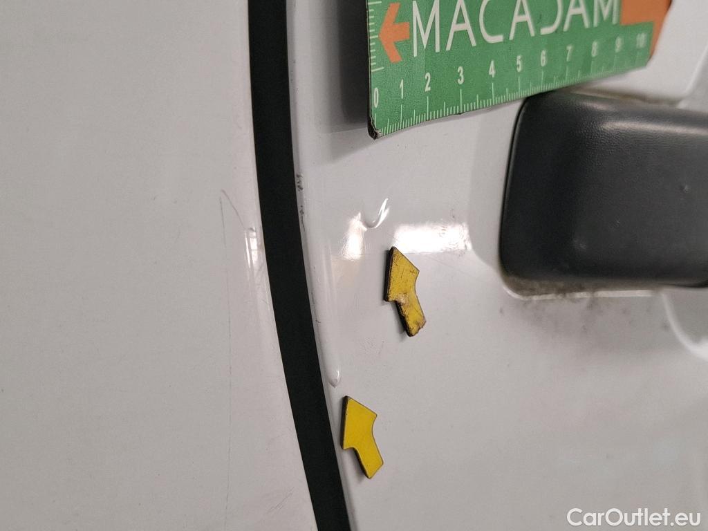  Renault  Trafic RENAULT  VU 4p Fourgon FG GCF L2H1 1300 dCi 120 #139