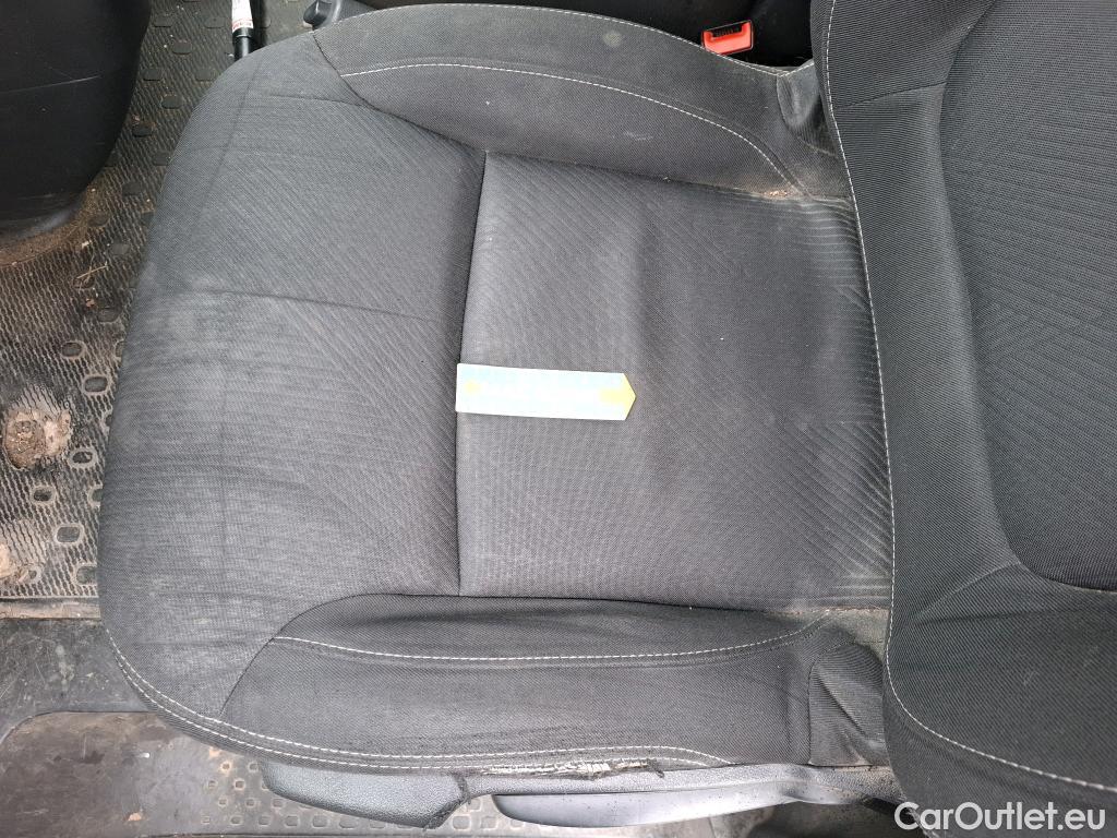  Renault  Trafic RENAULT  VU 4p Fourgon FG GCF L2H1 1300 dCi 120 #129