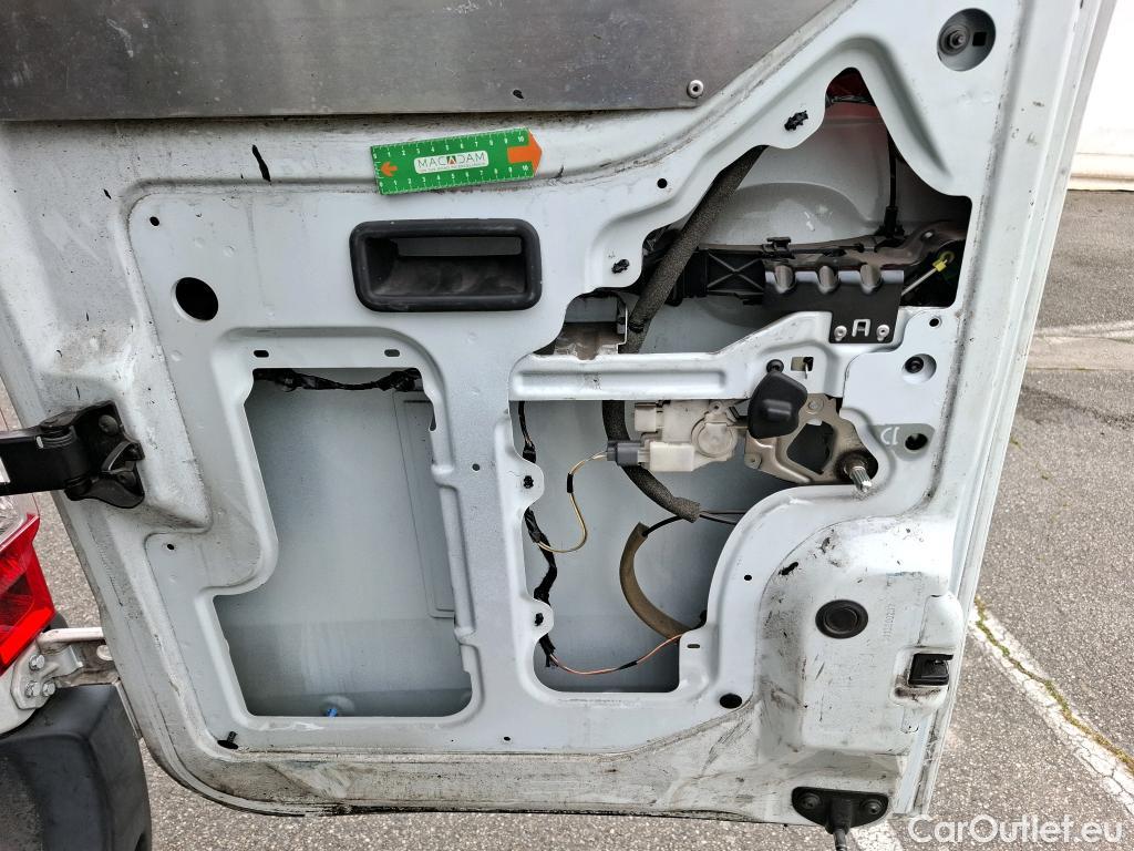  Renault  Master  III Fourgon L3H2 3 5 Grand Confort dCi 125CV BVM6 E5 #108