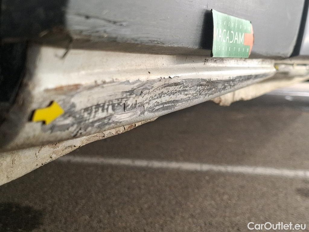  Renault  Trafic RENAULT  VU 4p Fourgon FG GCF L2H1 1300 dCi 120 #92