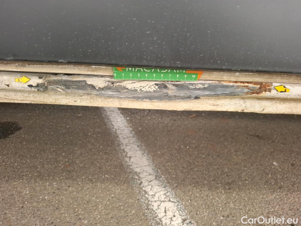  Renault  Trafic RENAULT  VU 4p Fourgon FG GCF L2H1 1300 dCi 120 #90