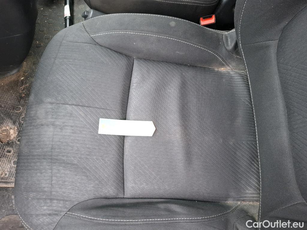  Renault  Trafic RENAULT  VU 4p Fourgon FG GCF L2H1 1300 dCi 120 #183