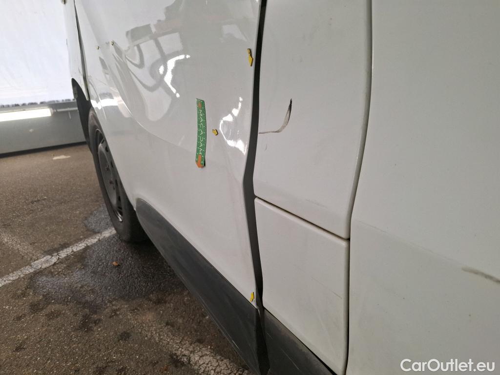  Renault  Trafic RENAULT  VU 4p Fourgon FG GCF L2H1 1300 dCi 120 #108