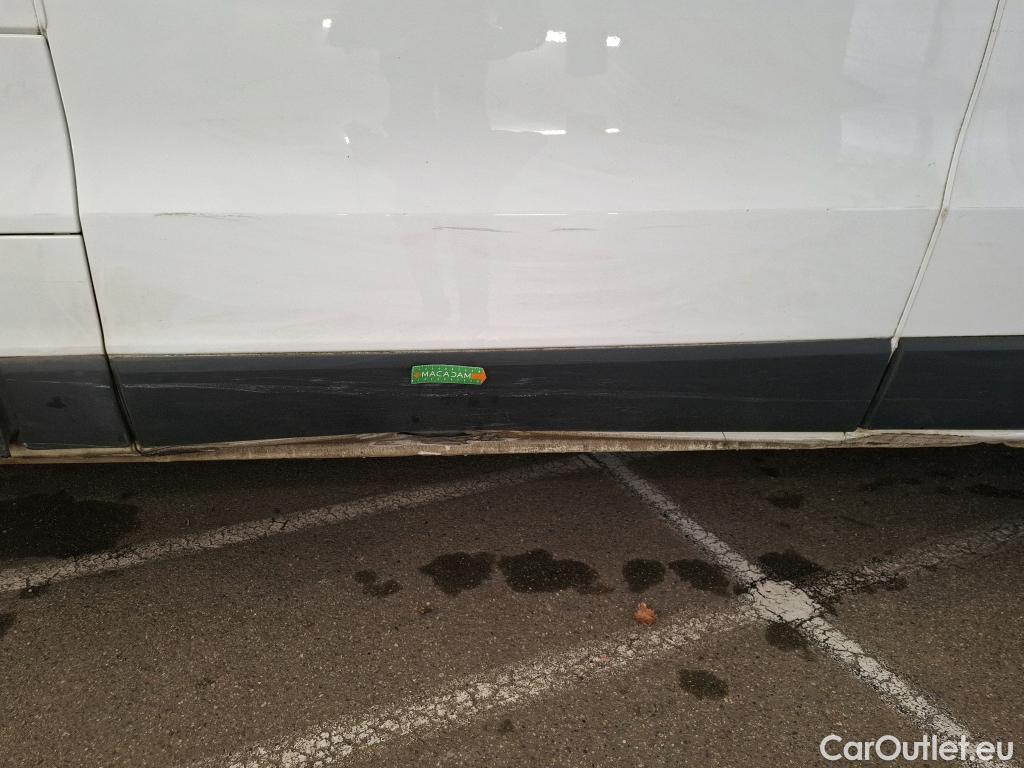  Renault  Trafic RENAULT  VU 4p Fourgon FG GCF L2H1 1300 dCi 120 #140