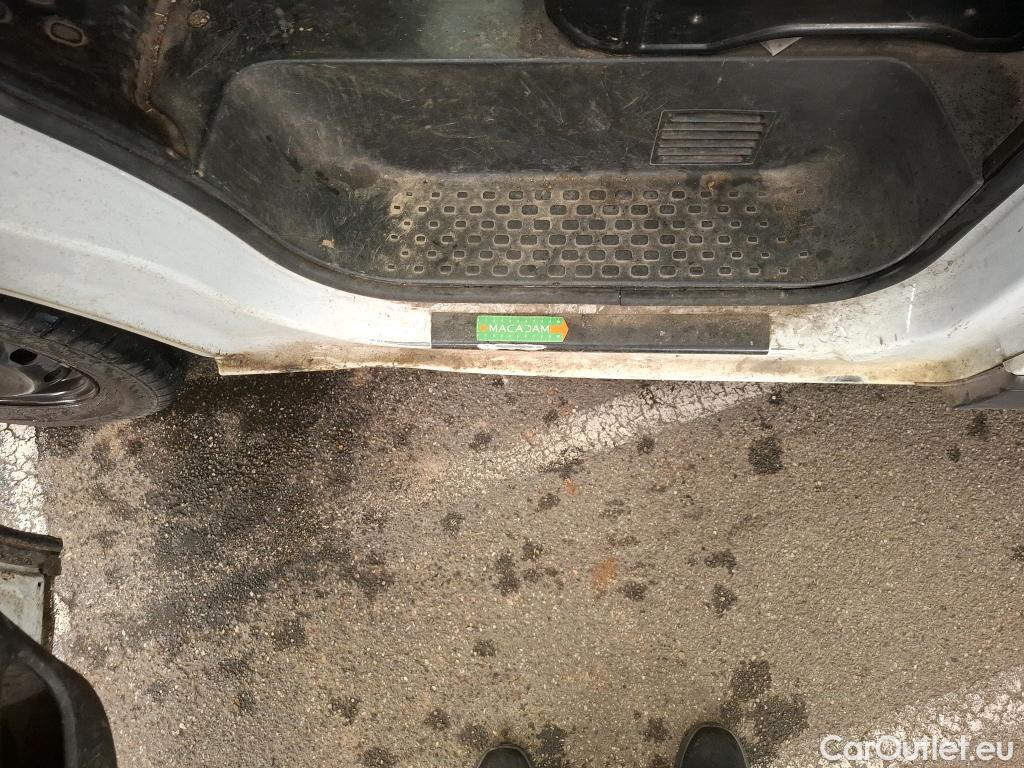  Renault  Trafic RENAULT  VU 4p Fourgon FG GCF L2H1 1300 dCi 120 #145