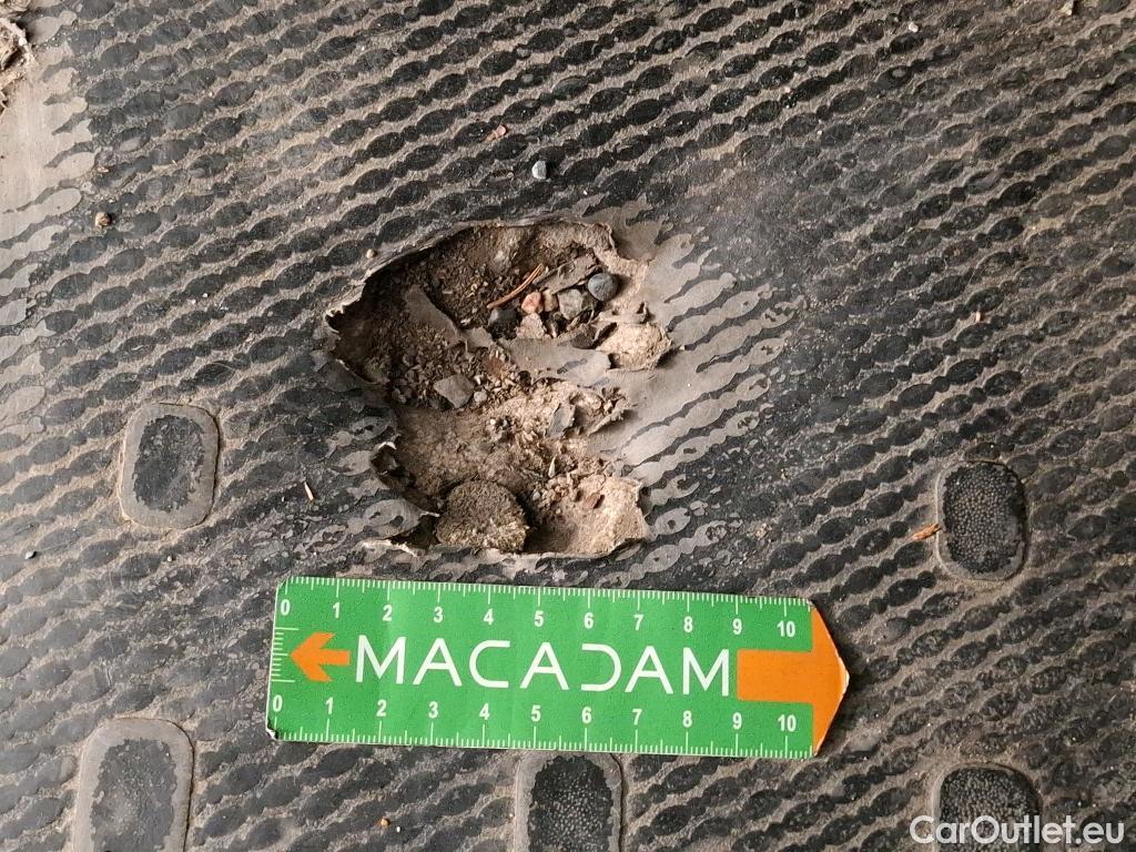  Renault  Trafic RENAULT  VU 4p Fourgon FG GCF L2H1 1300 dCi 120 #86