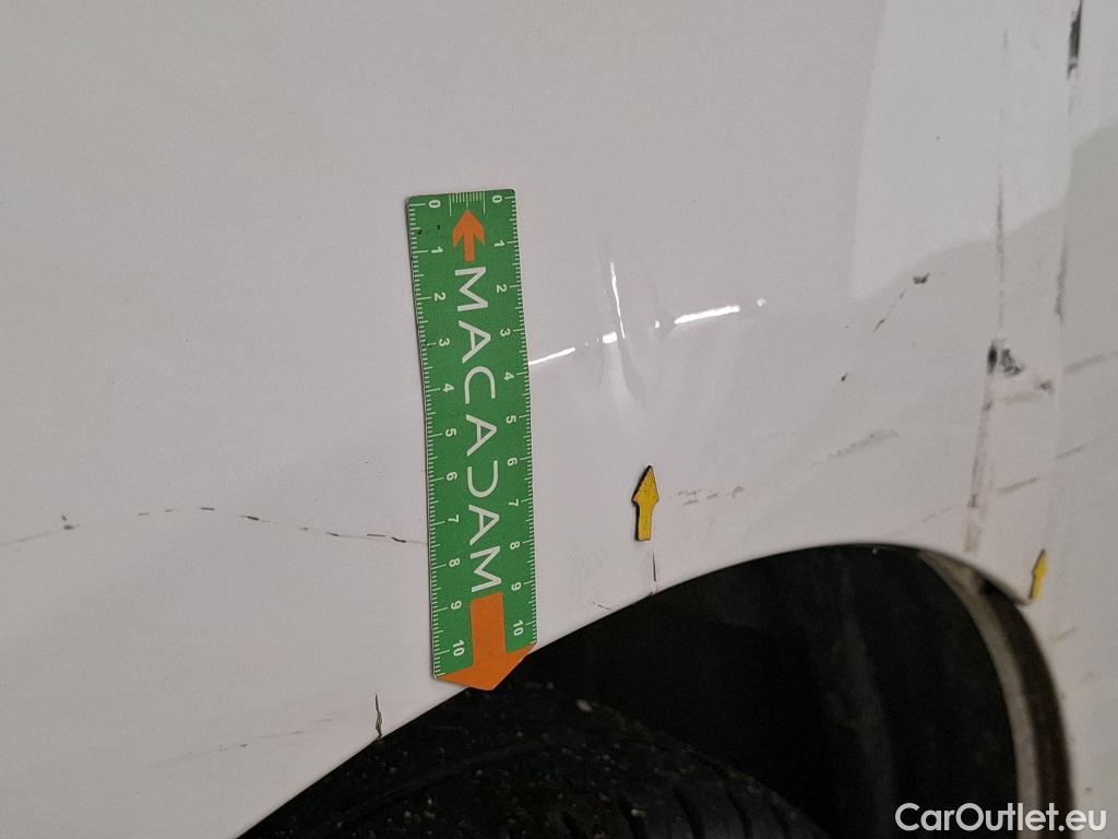  Renault  Trafic RENAULT  VU 4p Fourgon FG GCF L2H1 1300 dCi 120 #124