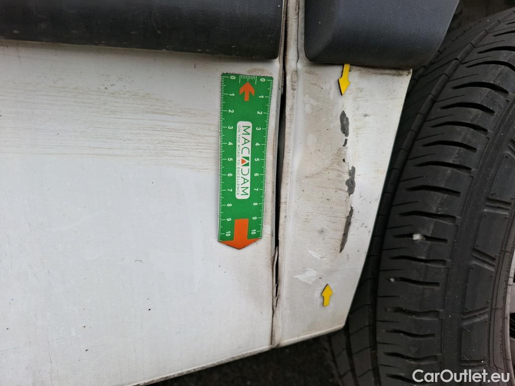  Renault  Master  III Fourgon L3H2 3 5 Grand Confort dCi 125CV BVM6 E5 #25