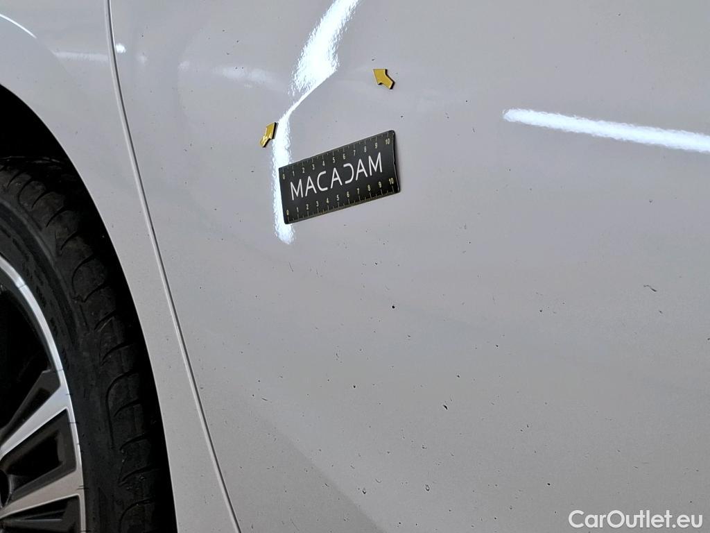  Bmw  Serie 1 BMW Série 1 / 2019 / 5P / Berline 116i Business Design #2