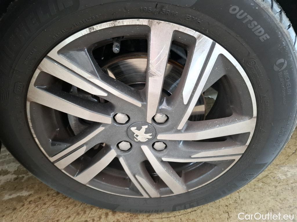  Peugeot  208  Allure Business 1.2 PureTech 100CV BVM6 E6d #1