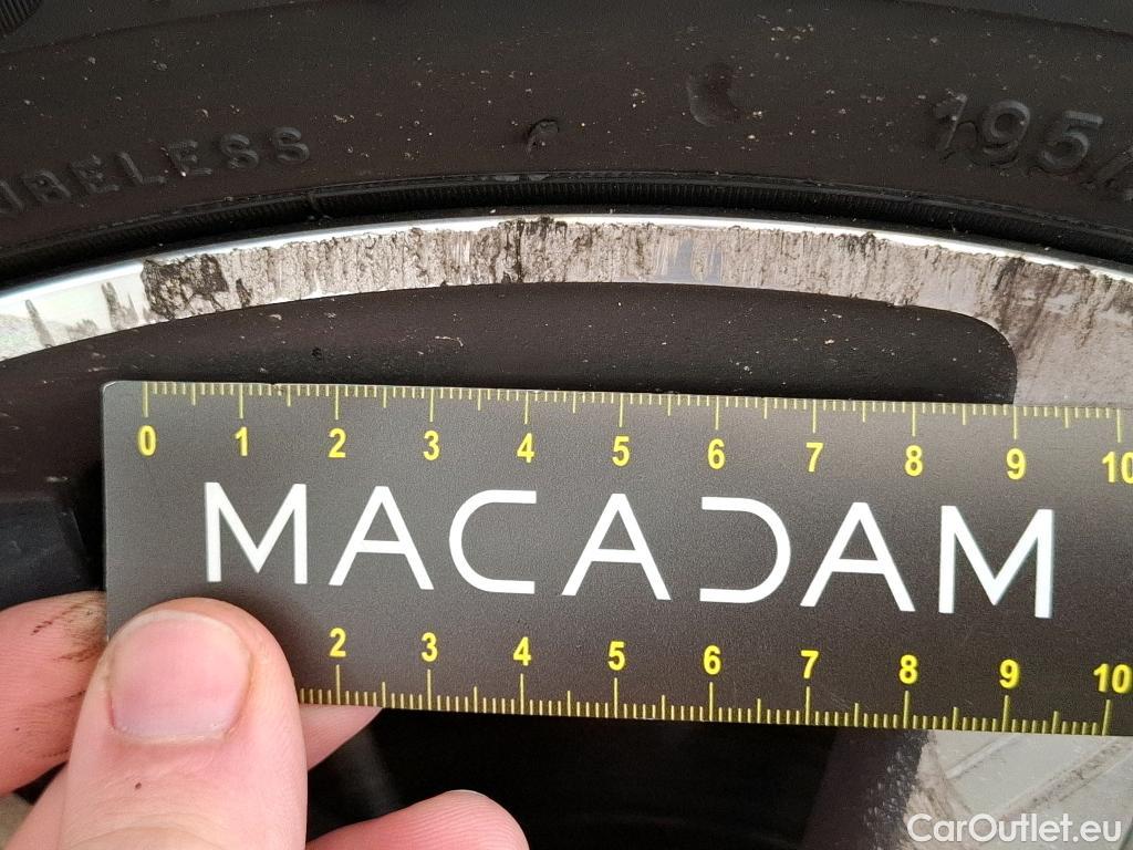  Peugeot  208  Allure Business 1.2 PureTech 100CV BVM6 E6d #2