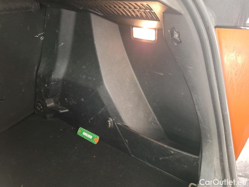  Peugeot  2008  Active Business 1.2 PureTech 100CV BVM6 E6d / VO RECONDITIONNE - PHOTOS AVANT RECONDITIONNEMENT #5