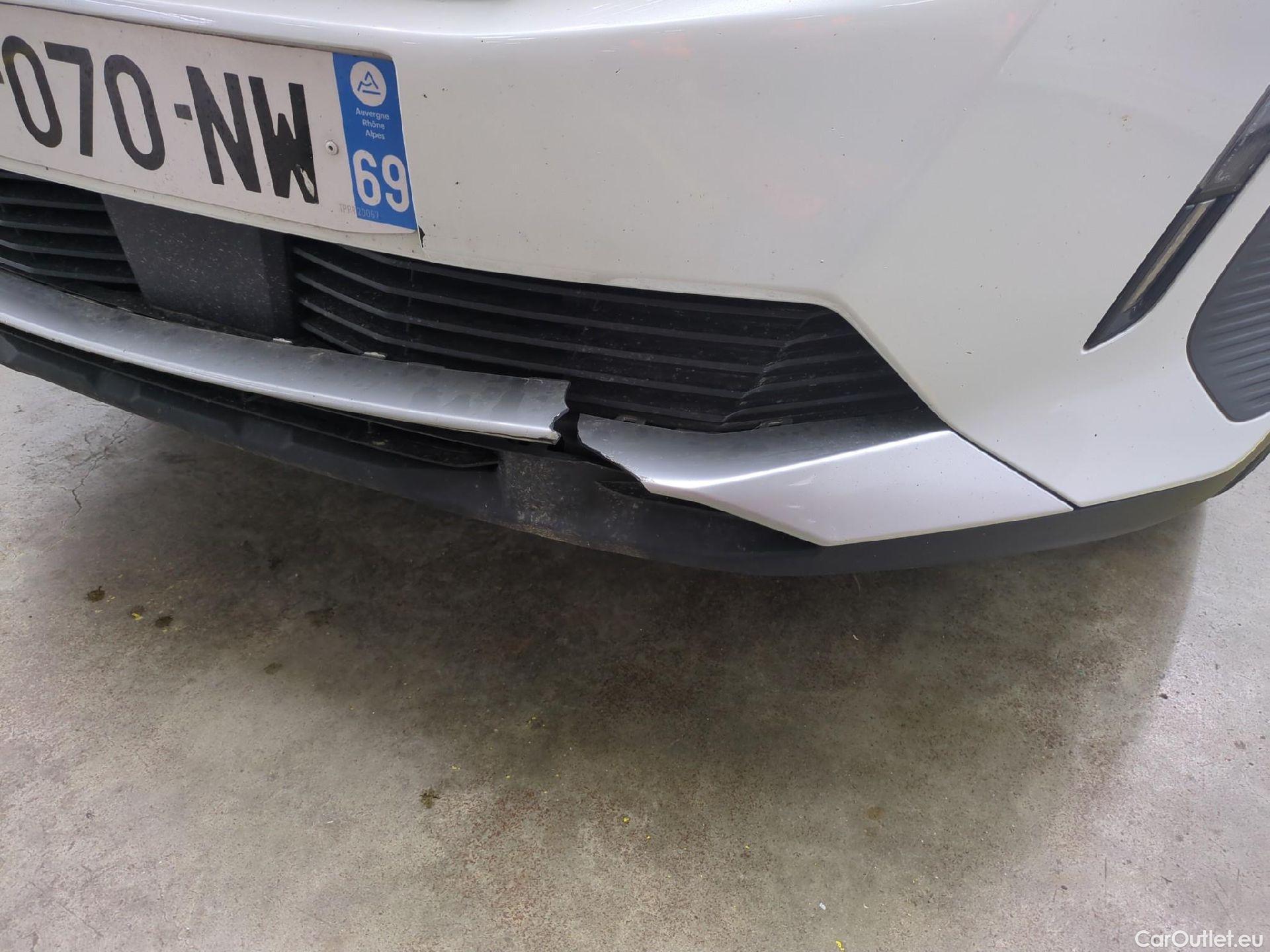  Peugeot  3008  II Active Pack 1.2 PureTech 130CV BVM6 E6d / VO RECONDITIONNE - PHOTOS AVANT RECONDITIONNEMENT #4