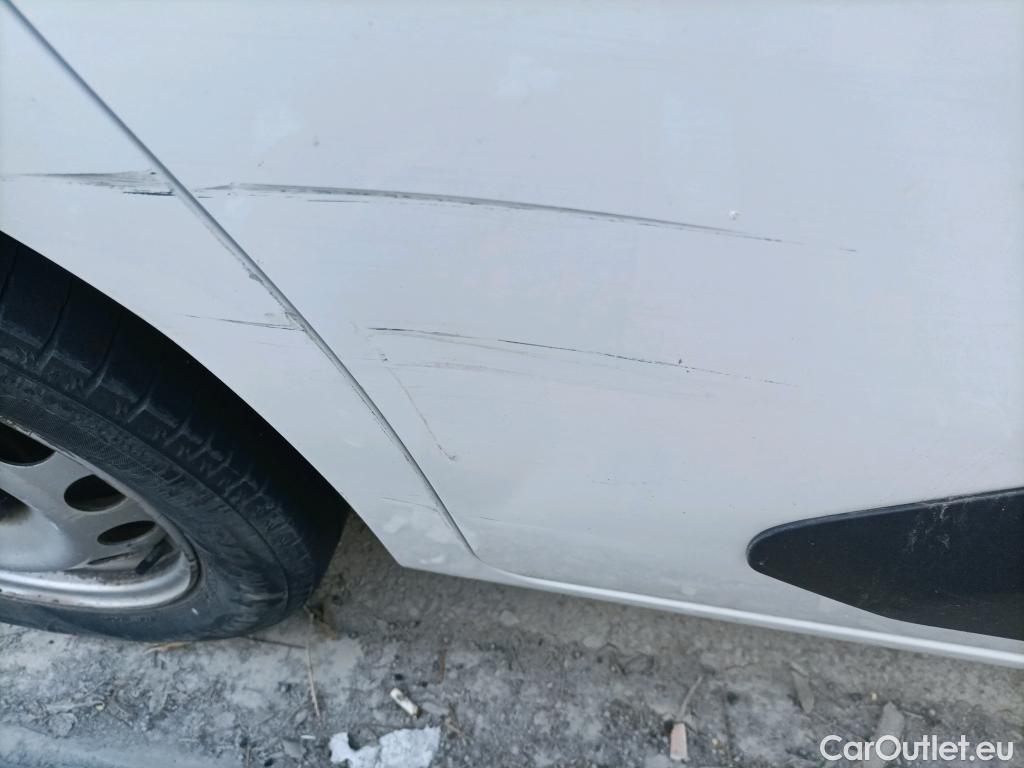  Citroen  Berlingo CITROEN  / 2018 / 4P / monovolumen compacto Talla M BlueHDi 100 S&S LIVE #4