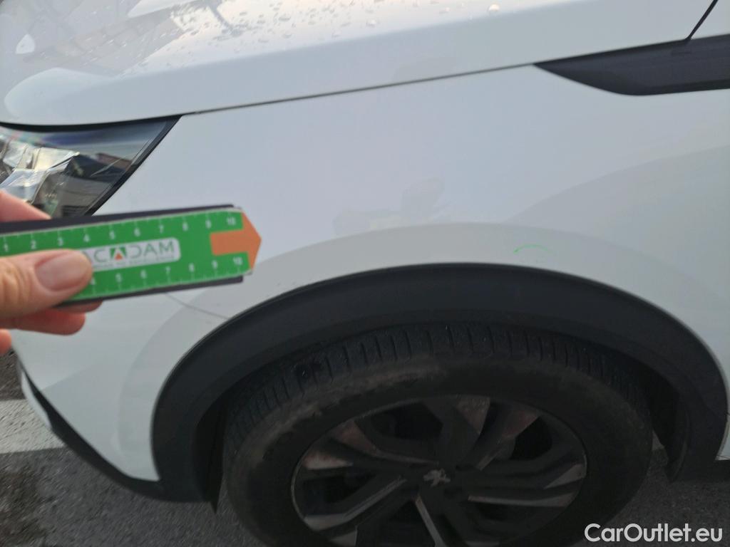  Peugeot  2008 PEUGEOT  / 2019 / 5P / todoterreno Allure BlueHDI 81kW (110CV) #27