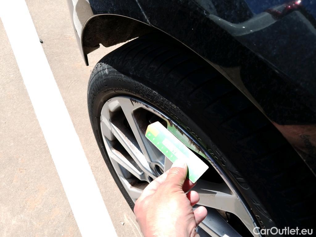  Audi  A3 AUDI  / 2016 / 5P / berlina con portón Design 30 TFSI 85kW (116CV) Sportback #8