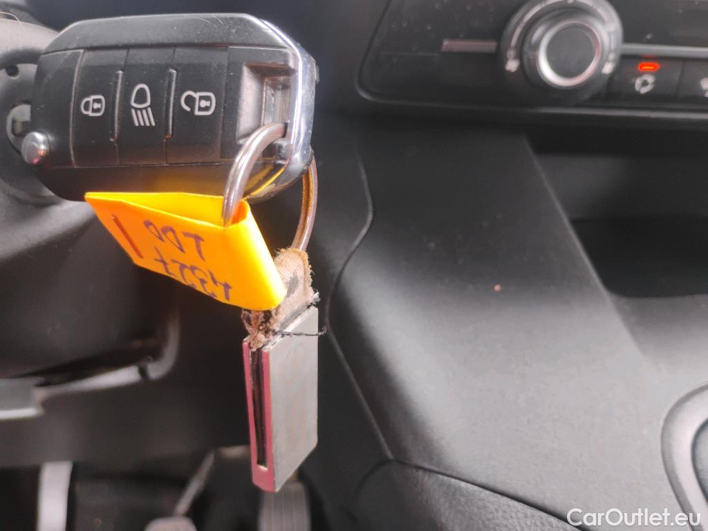  Opel  Combo OPEL  Life / 2018 / 5P / monovolumen compacto 1.5 TD 75kW (100CV) S/S Selective L #2