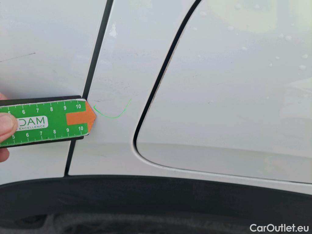  Peugeot  2008 PEUGEOT  / 2019 / 5P / todoterreno Allure BlueHDI 81kW (110CV) #26