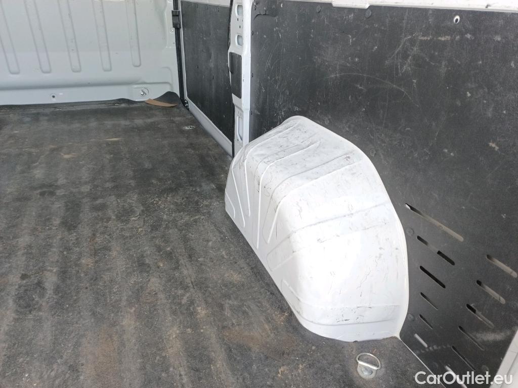  Peugeot  Boxer PEUGEOT  / 2014 / 4P / furgón Pack 335 L2 H2 BHDI 103kW (140CV) S&S #4