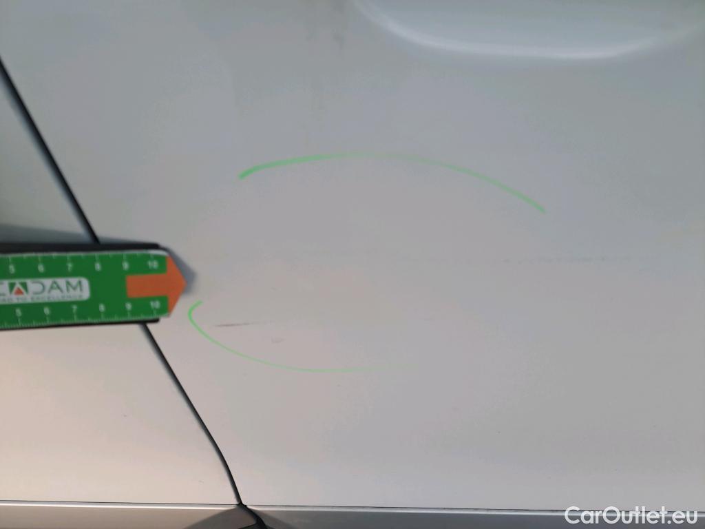  Peugeot  2008 PEUGEOT  / 2019 / 5P / todoterreno Allure BlueHDI 81kW (110CV) #14