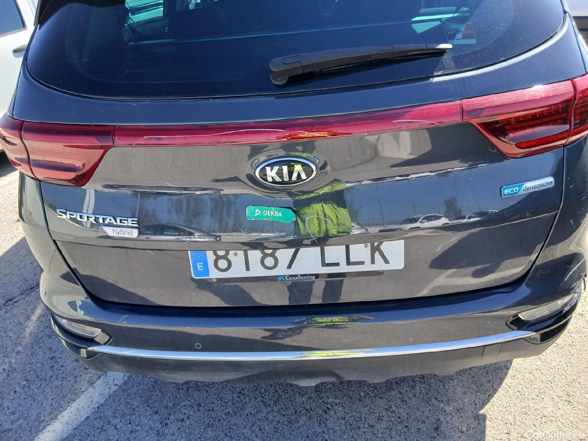  KIA  Sportage KIA  1.6MHEV Drive 100kW(136CV) 4x2(Crist Tintados) #31