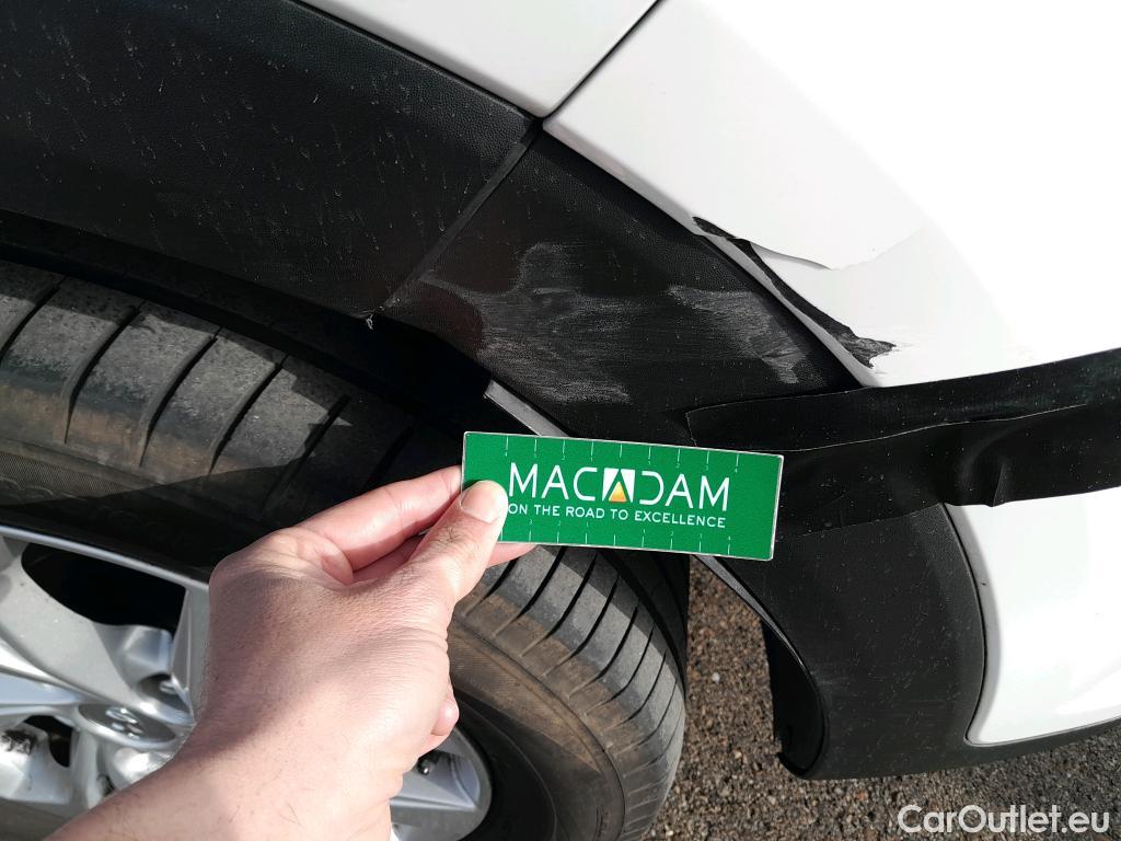  Hyundai  Tucson HYUNDAI  / 2018 / 5P / todoterreno 1.6 CRDI 85kW (116CV) 48V SLE 4X2(SP)(SL) #21