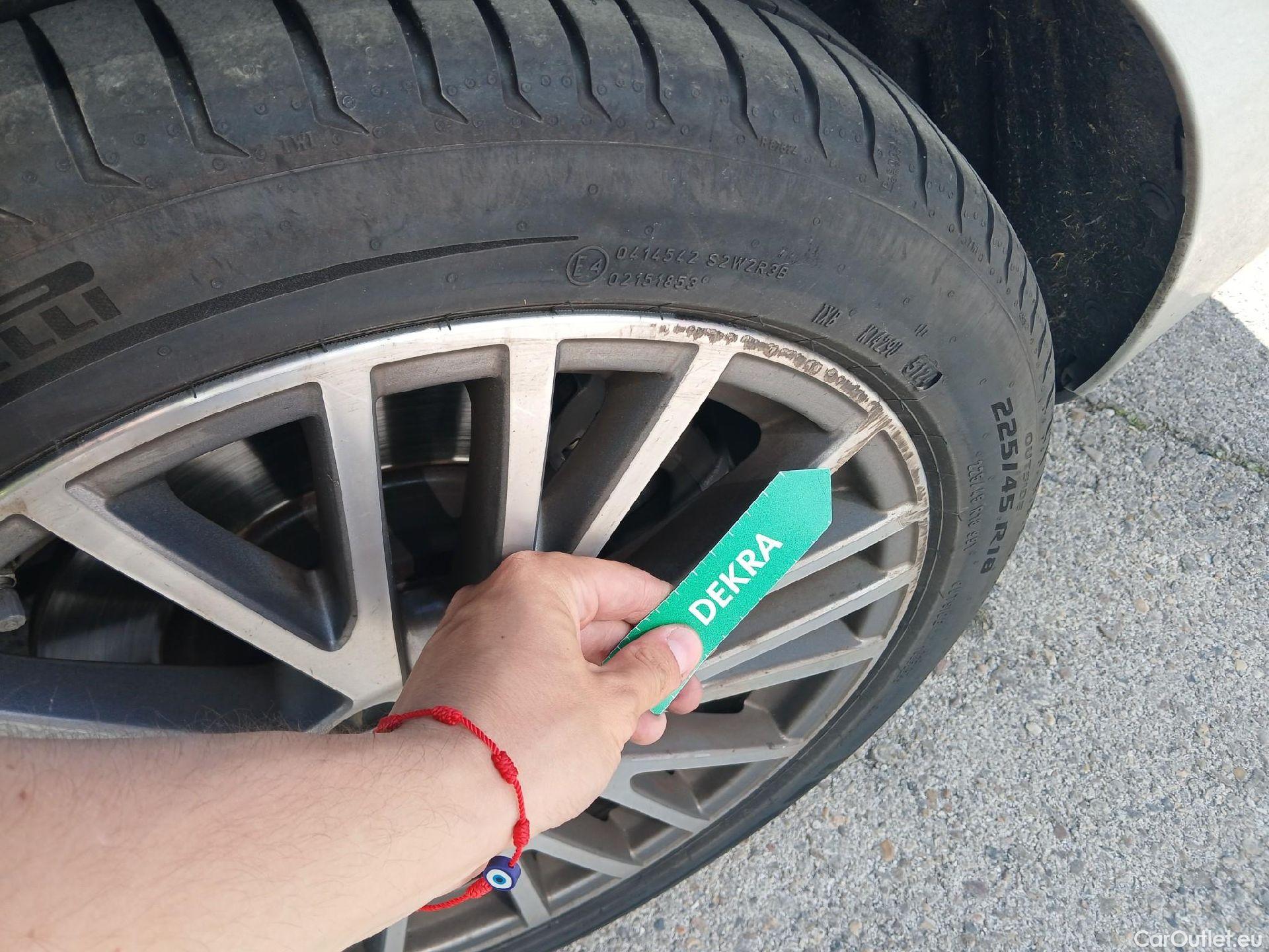  Mercedes  CLA-Klasse MERCEDES-BENZ CLA / 2019 / 4P / coupé CLA 250 4MATIC #30