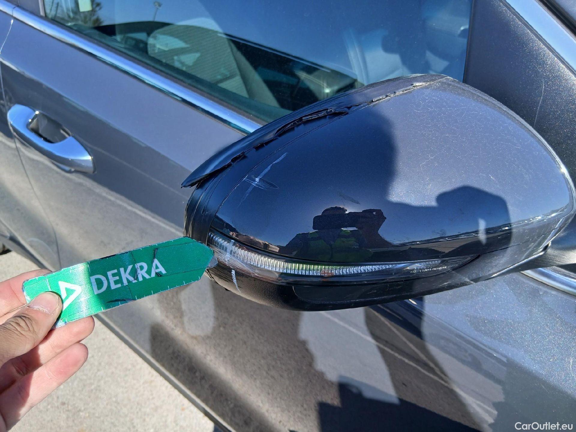  KIA  Sportage KIA  1.6MHEV Drive 100kW(136CV) 4x2(Crist Tintados) #49