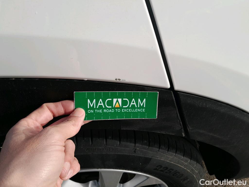  Hyundai  Tucson HYUNDAI  / 2018 / 5P / todoterreno 1.6 CRDI 85kW (116CV) 48V SLE 4X2(SP)(SL) #16