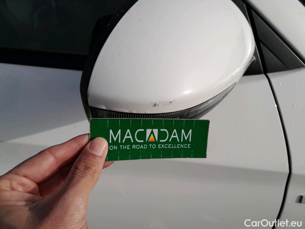  Hyundai  Tucson HYUNDAI  / 2018 / 5P / todoterreno 1.6 CRDI 85kW (116CV) 48V SLE 4X2(SP)(SL) #31