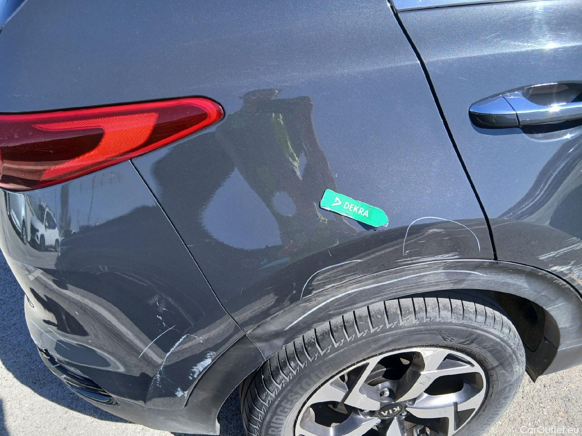  KIA  Sportage KIA  1.6MHEV Drive 100kW(136CV) 4x2(Crist Tintados) #39