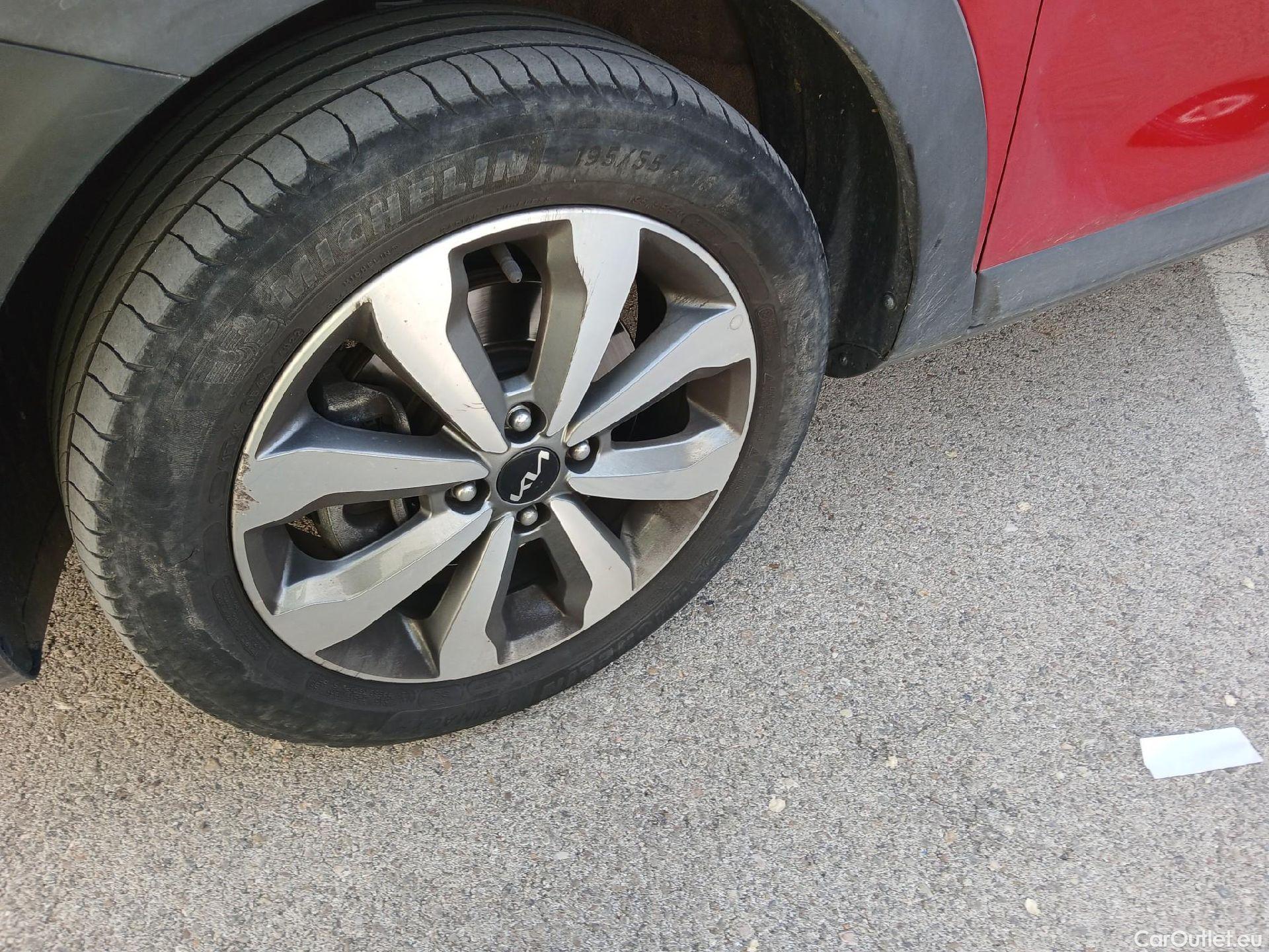  KIA  STONIC KIA  Drive 1.0 T-GDI 100CV MT6 E6d #13