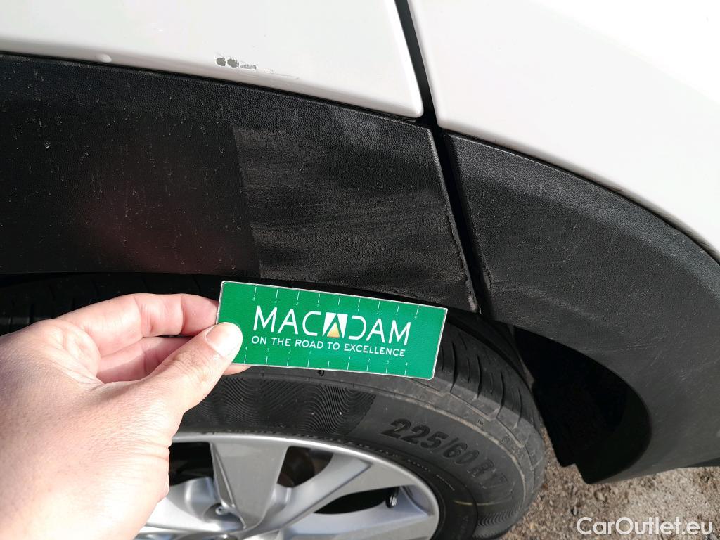  Hyundai  Tucson HYUNDAI  / 2018 / 5P / todoterreno 1.6 CRDI 85kW (116CV) 48V SLE 4X2(SP)(SL) #27