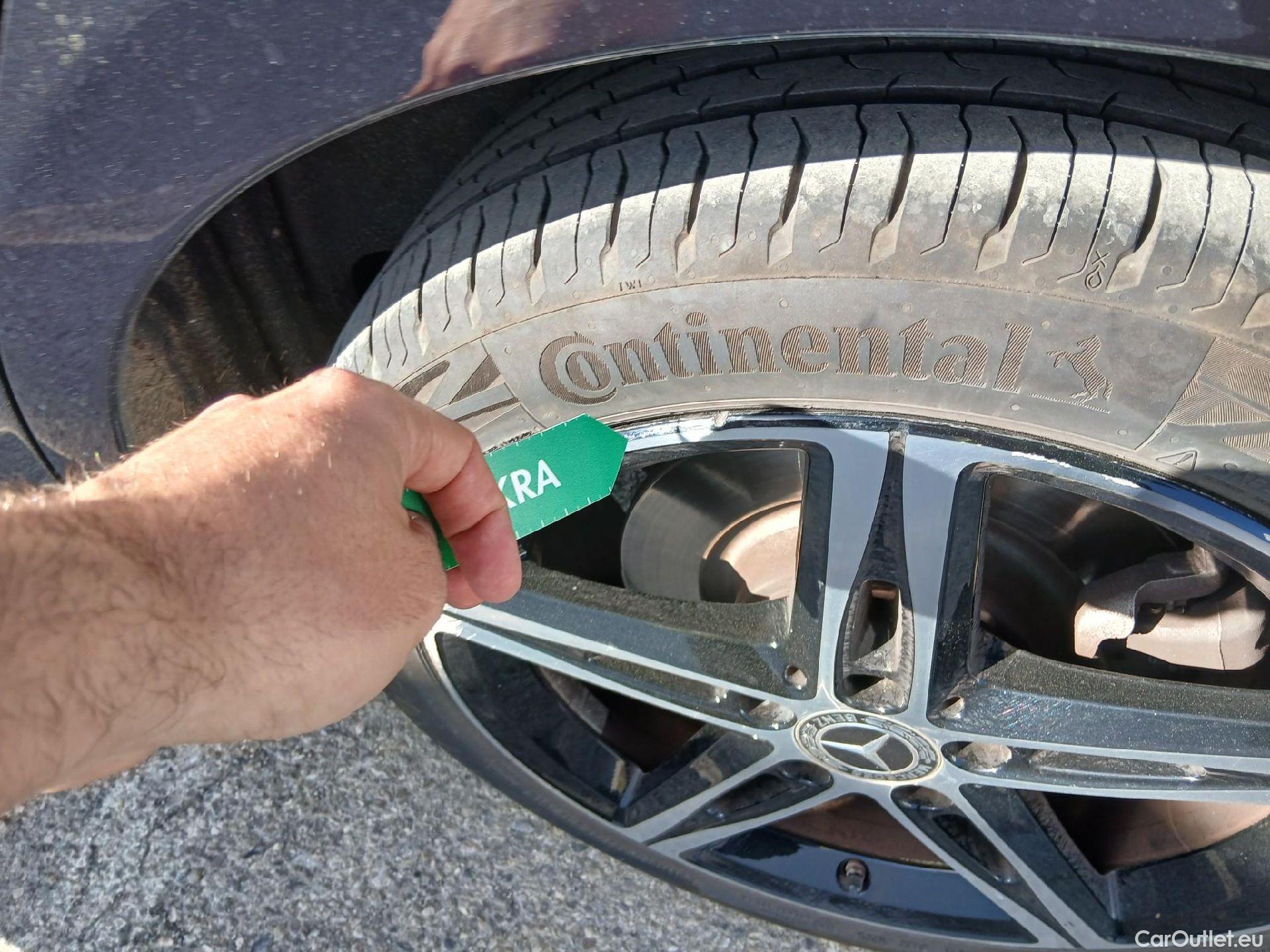  Mercedes  A-Klasse MERCEDES-BENZ Clase A 250 e berlina con portón 160 CV 11 kWh #Opcionales 5700 €# #1