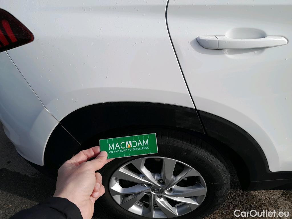  Hyundai  Tucson HYUNDAI  / 2018 / 5P / todoterreno 1.6 CRDI 85kW (116CV) 48V SLE 4X2(SP)(SL) #15