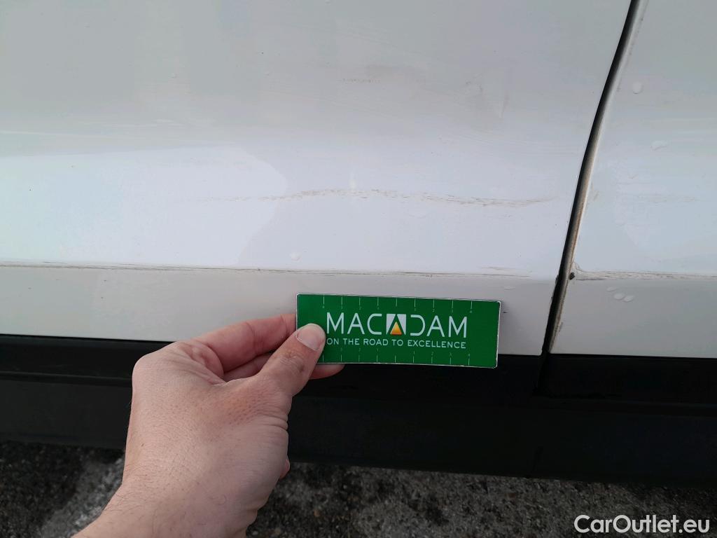  Hyundai  Tucson HYUNDAI  / 2018 / 5P / todoterreno 1.6 CRDI 85kW (116CV) 48V SLE 4X2(SP)(SL) #13