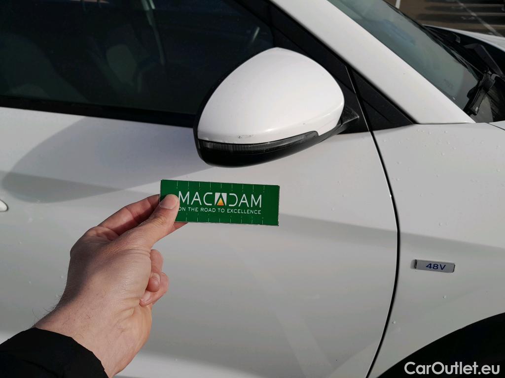  Hyundai  Tucson HYUNDAI  / 2018 / 5P / todoterreno 1.6 CRDI 85kW (116CV) 48V SLE 4X2(SP)(SL) #30